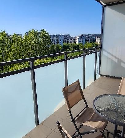Wellsituated 1 Bedroom Condo In Warsaw Freeparking Dış mekan fotoğraf
