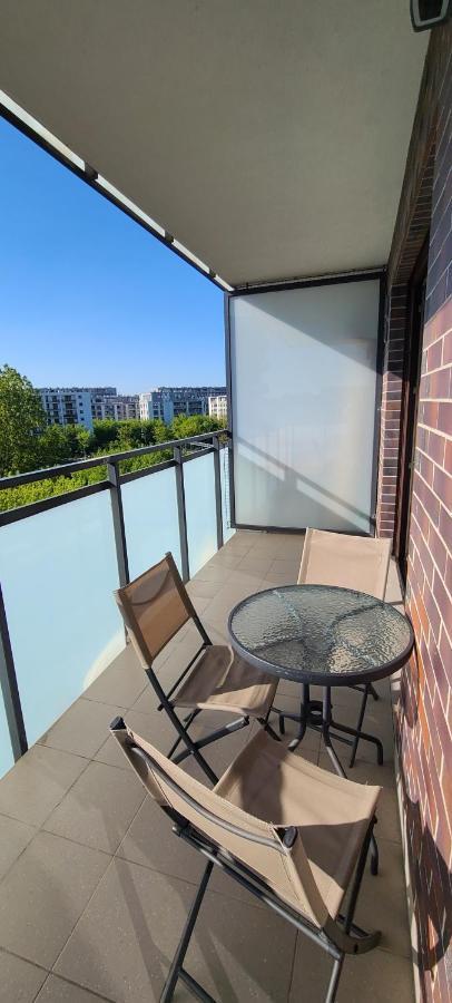 Wellsituated 1 Bedroom Condo In Warsaw Freeparking Dış mekan fotoğraf
